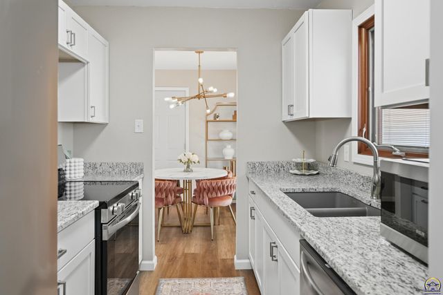 1306 SW Glendale DR, Topeka, KS 66604