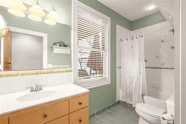 50 Riviera Drive, Rogers, AR 72756