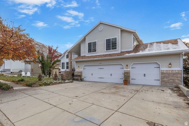 11722 S CASSOWARY DR, Sandy, UT 84092