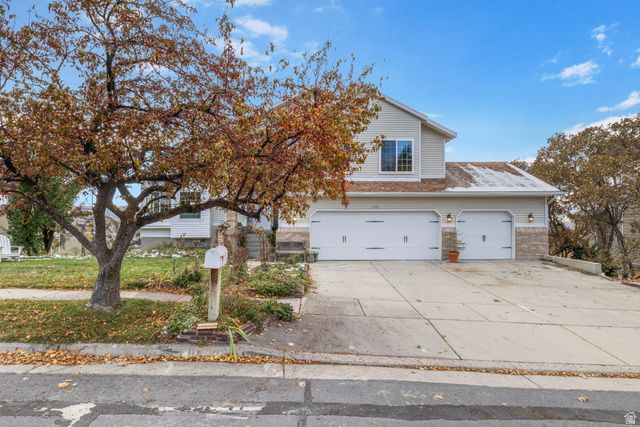 11722 S CASSOWARY DR, Sandy, UT 84092