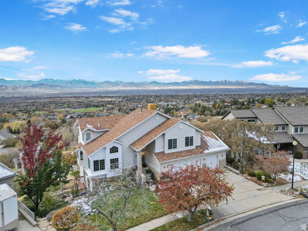 11722 S CASSOWARY DR, Sandy, UT 84092