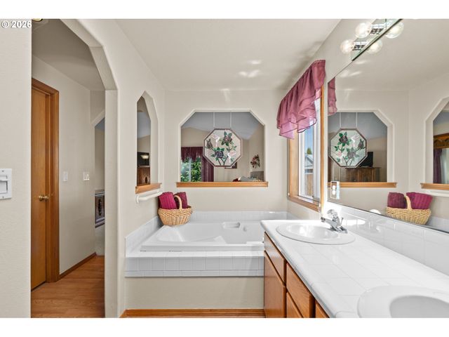 3081 Sw 31ST St, Gresham, OR 97080