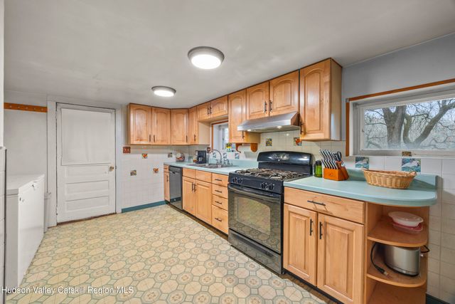 161 Route 9j, Stockport, NY 12534