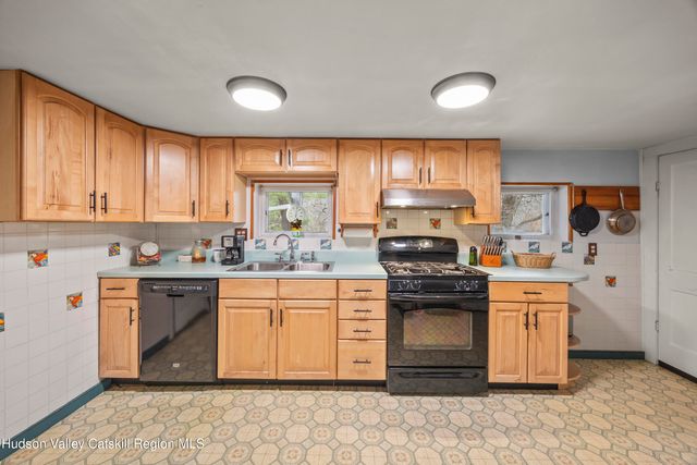 161 Route 9j, Stockport, NY 12534