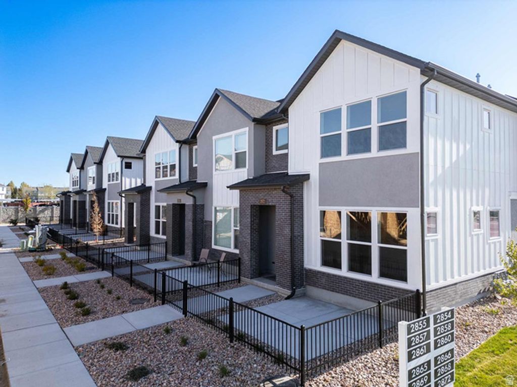 2864 S TETZLAFF PL, West Valley City, UT 84128