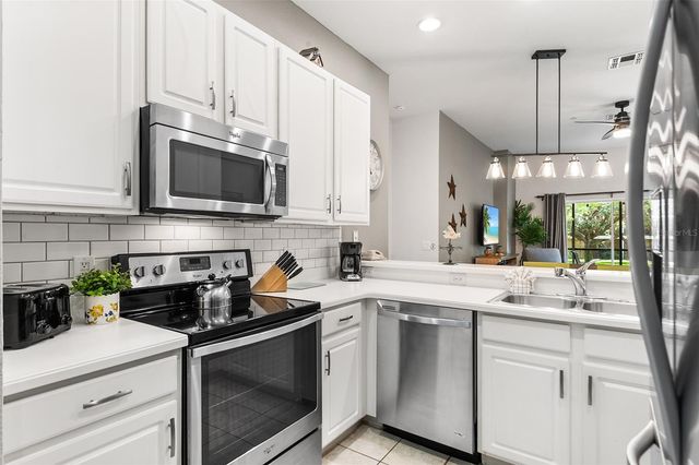 402 LUCAYA LOOP, Davenport, FL 33897