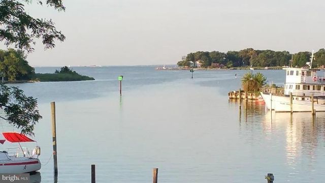 4807 WOODS WHARF RD, Shady Side, MD 20764