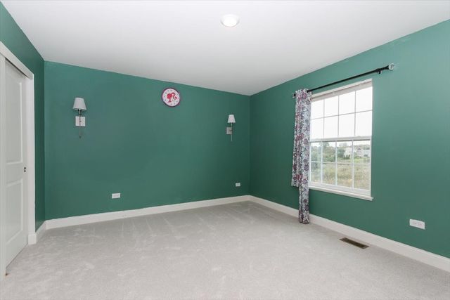 83 Stockholm Avenue, Volo, IL 60041