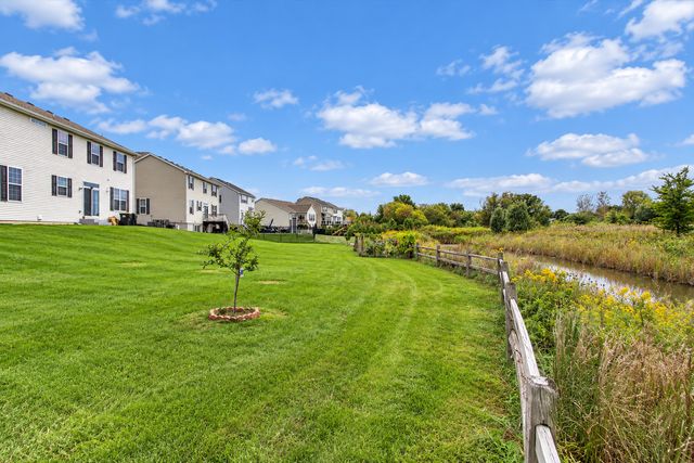83 Stockholm Avenue, Volo, IL 60041