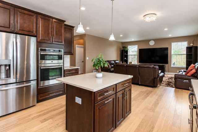 83 Stockholm Avenue, Volo, IL 60041