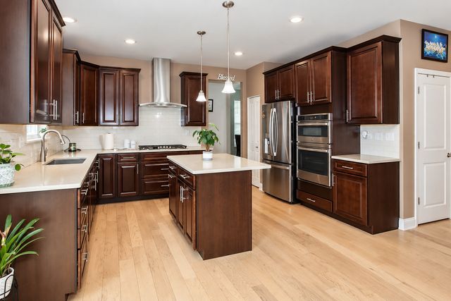 83 Stockholm Avenue, Volo, IL 60041