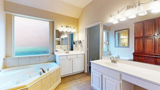 1910 Wickersham Lane, Corinth, TX 76210