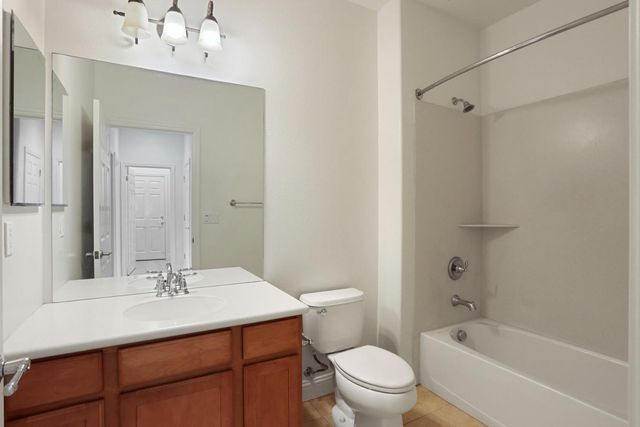 1709 Fox Trot Way, Manteca, CA 95336