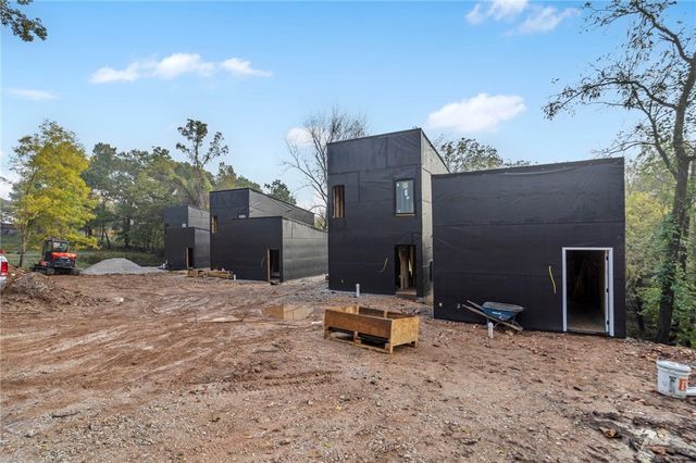 1244 NW A Street, Bentonville, AR 72712