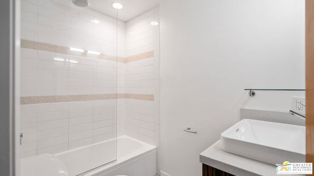 588 E San Lorenzo Road 203, Palm Springs, CA 92264