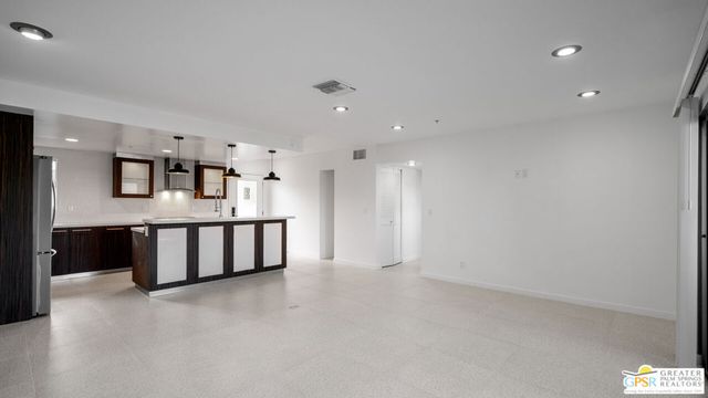 588 E San Lorenzo Road 203, Palm Springs, CA 92264