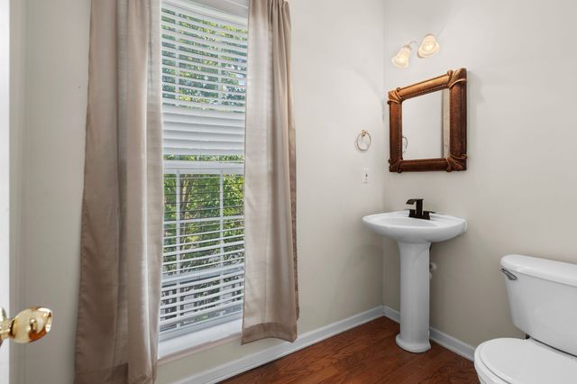 7252 Highway 70 S Apt 206, Nashville, TN 37221