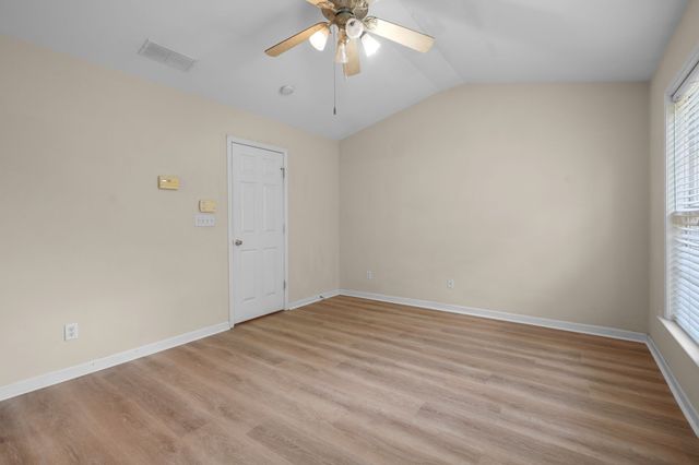 7252 Highway 70 S Apt 206, Nashville, TN 37221