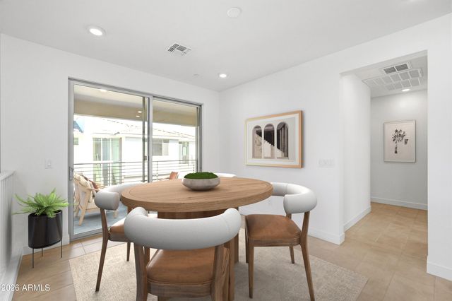 2121 W SONORAN DESERT Drive 113, Phoenix, AZ 85085