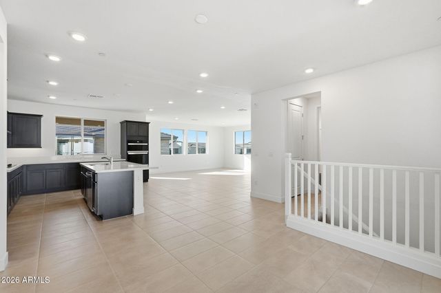 2121 W SONORAN DESERT Drive 113, Phoenix, AZ 85085