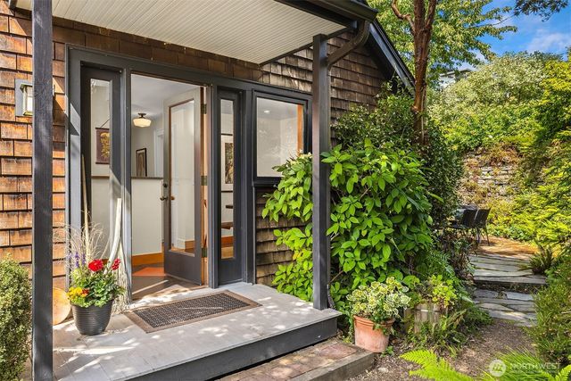 4920 51st Avenue S, Seattle, WA 98118