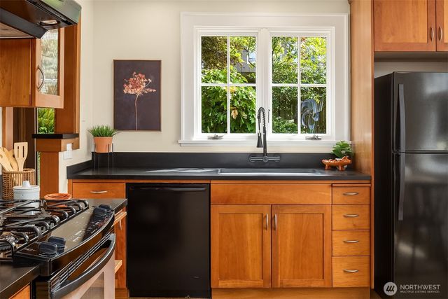 4920 51st Avenue S, Seattle, WA 98118