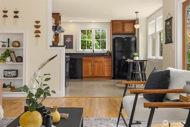 4920 51st Avenue S, Seattle, WA 98118