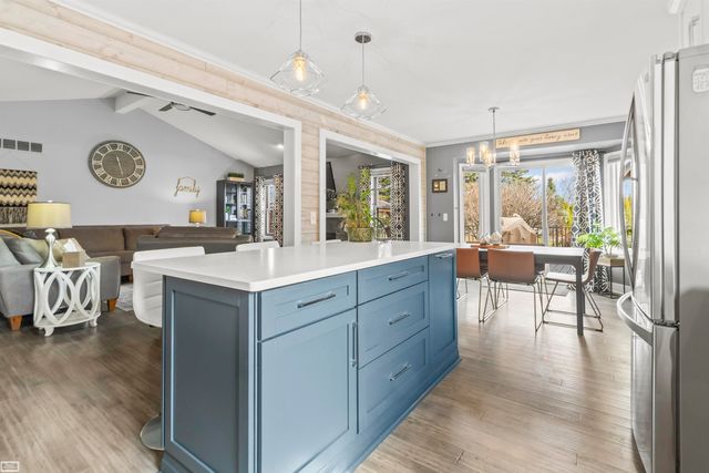 36779 N Pointe Cir Street, New Baltimore, MI 48047