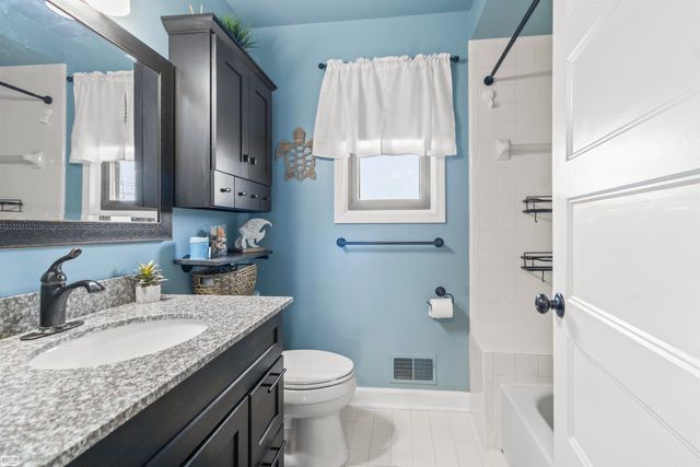 36779 N Pointe Cir Street, New Baltimore, MI 48047