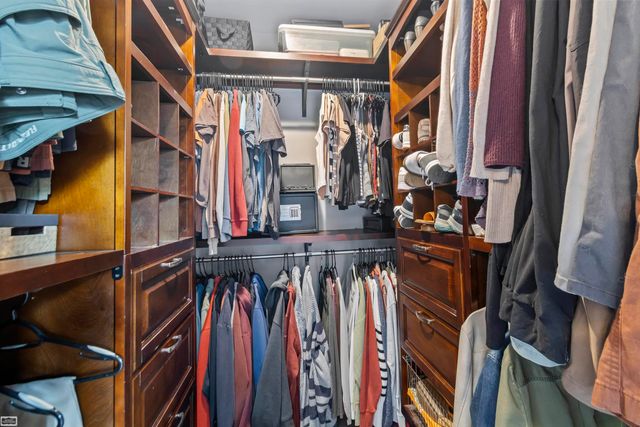 36779 N Pointe Cir Street, New Baltimore, MI 48047