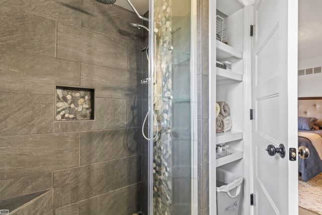 36779 N Pointe Cir Street, New Baltimore, MI 48047