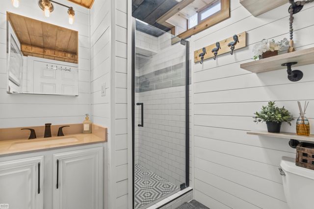 36779 N Pointe Cir Street, New Baltimore, MI 48047