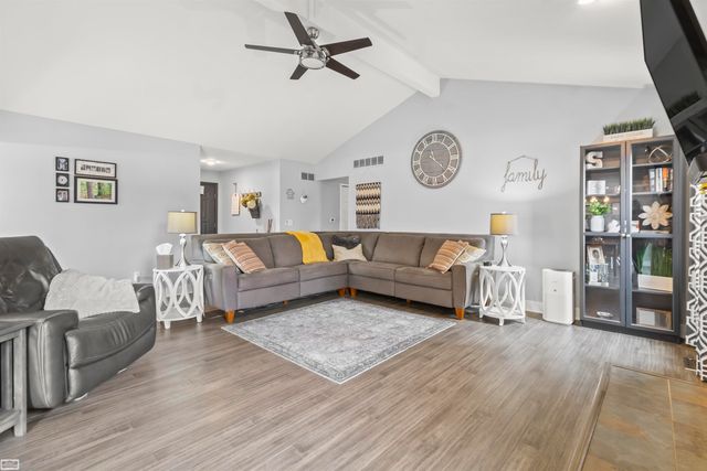 36779 N Pointe Cir Street, New Baltimore, MI 48047