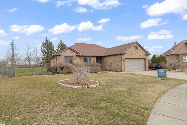 36779 N Pointe Cir Street, New Baltimore, MI 48047