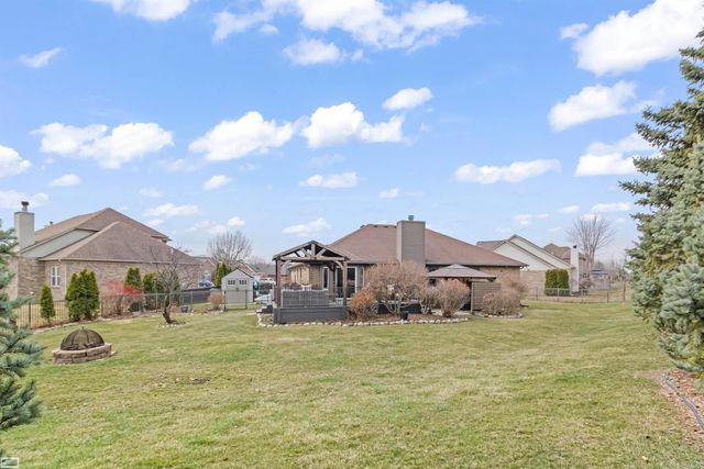 36779 N Pointe Cir Street, New Baltimore, MI 48047