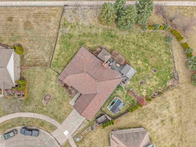 36779 N Pointe Cir Street, New Baltimore, MI 48047