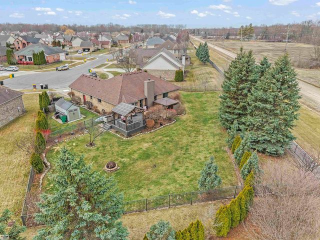 36779 N Pointe Cir Street, New Baltimore, MI 48047