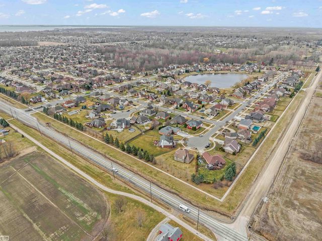 36779 N Pointe Cir Street, New Baltimore, MI 48047