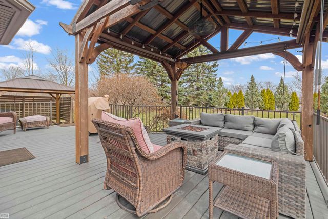 36779 N Pointe Cir Street, New Baltimore, MI 48047