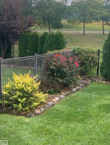 36779 N Pointe Cir Street, New Baltimore, MI 48047