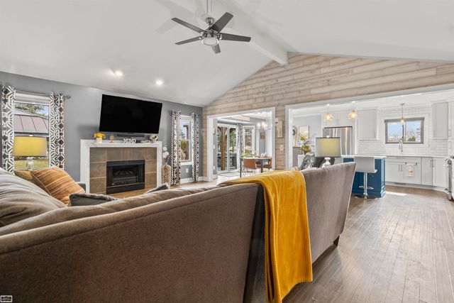 36779 N Pointe Cir Street, New Baltimore, MI 48047