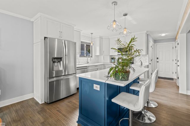 36779 N Pointe Cir Street, New Baltimore, MI 48047