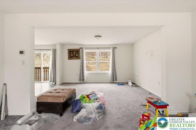 225 Swan Court, Middle Smithfield Twp, PA 18302