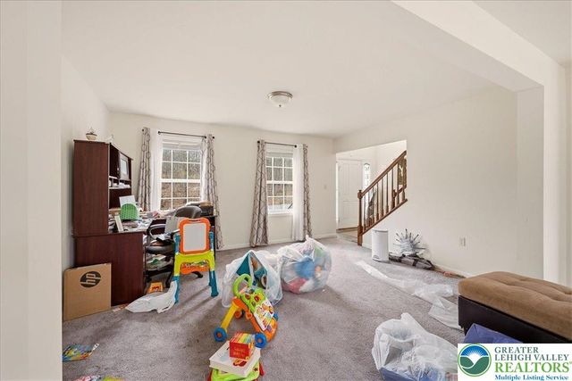 225 Swan Court, Middle Smithfield Twp, PA 18302