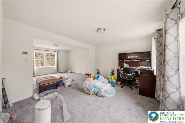 225 Swan Court, Middle Smithfield Twp, PA 18302