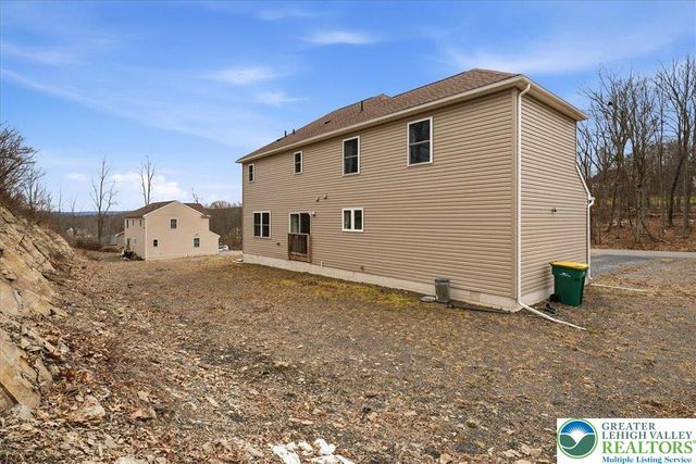 225 Swan Court, Middle Smithfield Twp, PA 18302