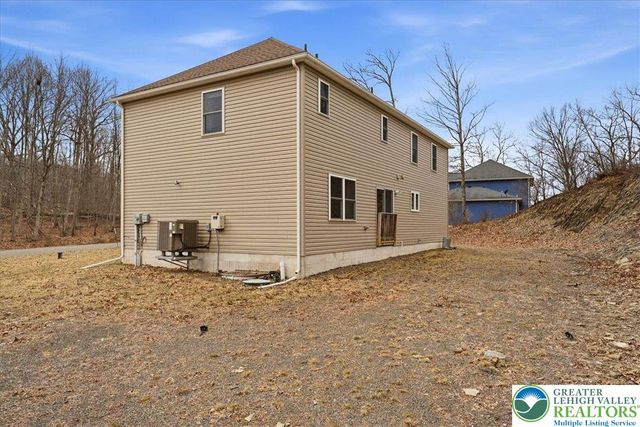 225 Swan Court, Middle Smithfield Twp, PA 18302