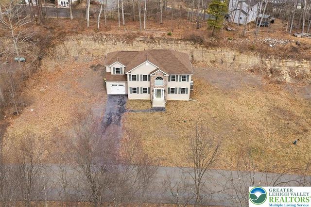 225 Swan Court, Middle Smithfield Twp, PA 18302