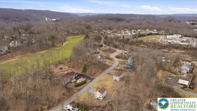 225 Swan Court, Middle Smithfield Twp, PA 18302