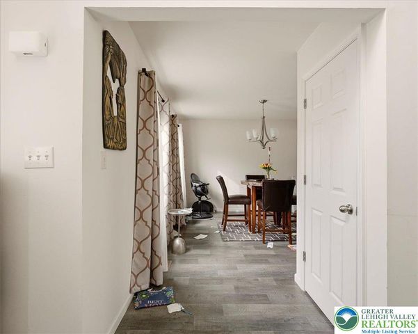 225 Swan Court, Middle Smithfield Twp, PA 18302